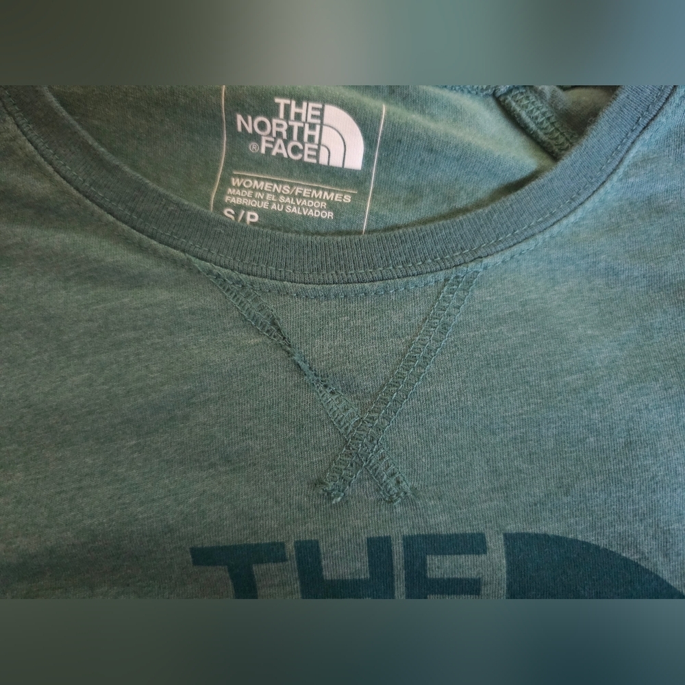 The North Face Women's Half Dome Long Sleeve Top Size Small - EUC - Picture 2 of 8